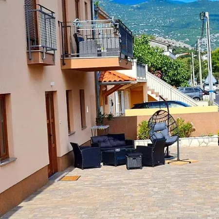 Apartment Bo-st-ir