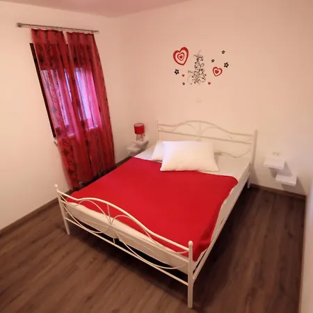 Apartment Bo-st-ir